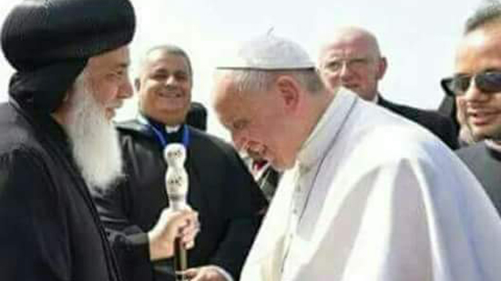 مطران إيبارشية شهداء ليبيا بالمنيا ضمن وفد استقبال بابا الفاتيكان