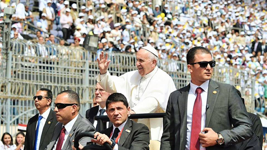 3 محظورات علي المشاركين في قداس البابا فرنسيس  