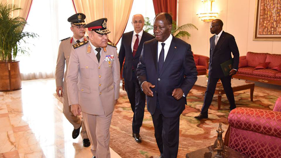 وزير الدفاع يعود للقاهرة بعد فاعليات الإجتماع السادس لوزراء دفاع الدول الأفريقية