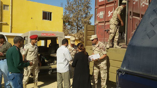 الجيش يقدم 16 ألف كرتونه مواد غذائية ب 25 جنيه ببني سويف
