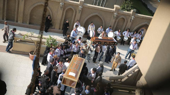 دفن 8 جثامين من شهداء حادث المنيا في دير الأنبا صموئيل