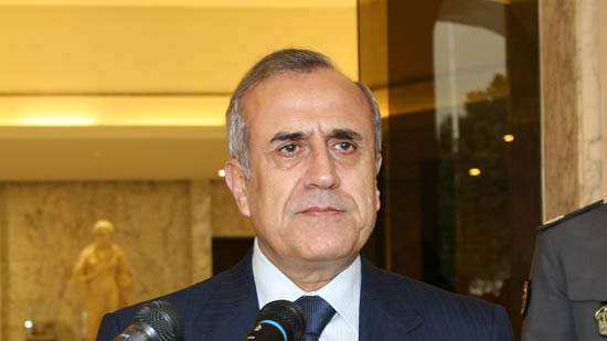 رئيس لبنان السابق : حادث المنيا عملية إرهابية خسيسة 