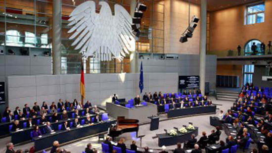 البرلمان الألمانى يضع شروطا تعرقل صفقة سلاح مع إسرائيل