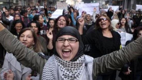 بالفيديو..هل يحتاج العالم العربي لثورة نسائية على العادات والتقاليد؟