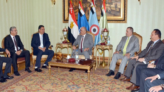 رئيس الأركان يلتقي عضو المجلس الأعلى الليبي والوفد المرافق له