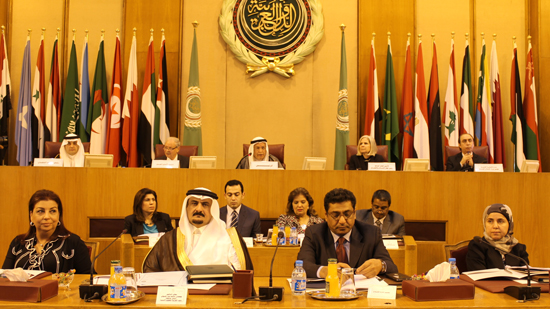  صحفي بحريني: عمان والجزائر والسودان صوتوا لقطر في اجتماع وزراء الإعلام العرب