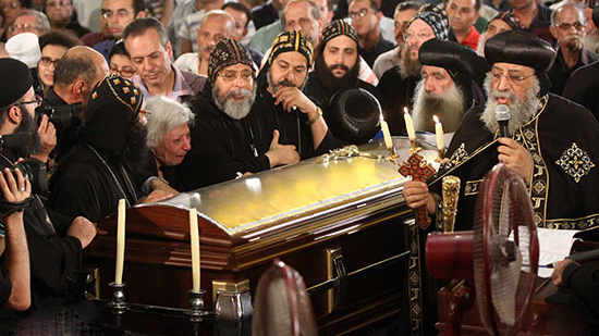 البابا يترأس جنازة أسقف ورئيس دير المحرق