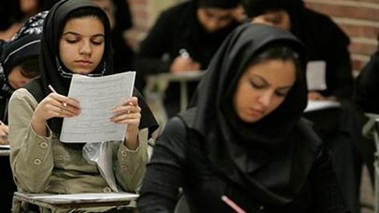 نصف خريجي الجامعات الإيرانية نساء يعمل منهم 14%