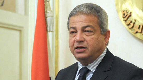  وزير الشباب ينهى أزمة عقود أسر شهداء أقباط ليبيا بالمنيا 
