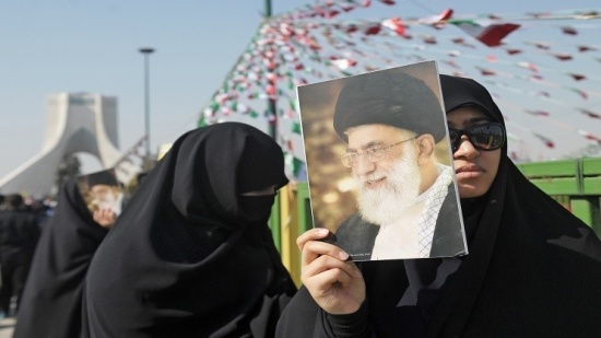  روحاني يخصص مناصب حكومية لثلاث نساء