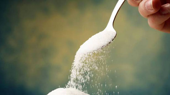 بالفيديو.. دراسة: الإفراط في تناول السكر يغذي الخلايا السرطانية