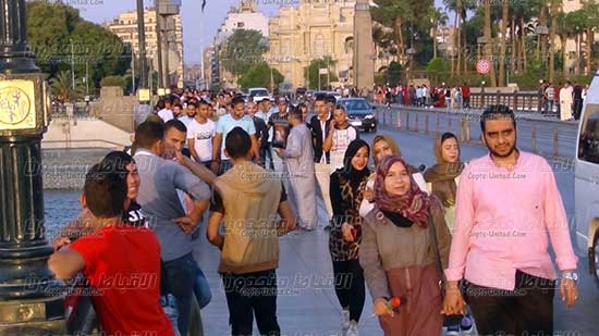شاهد.. خروج المصريين إلي الشوارع و الميادين احتفالاً بعيد الأضحى المبارك