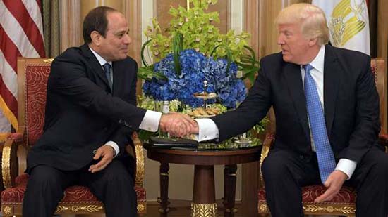 الرئيس عبد الفتاح السيسي، والرئيس الأمريكي دونالد ترامب، في اجتماع ثنائي في الرياض، 21 مايو 2017. - صورة أرشيفية
