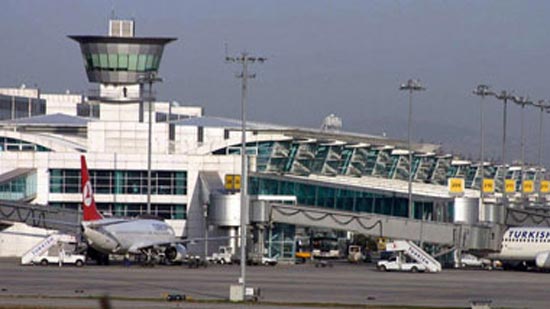 توقف الحركة الجوية فى مطار أتاتورك بإسطنبول بعد سقوط طائرة خاصة