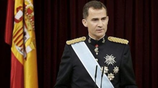 ملك إسبانيا: قادة كتالونيا وضعوا أنفسهم 