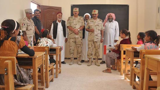  الجيش ينشئ 10 مدارس ووحدة صحية وطريق بالمناطق النائية بمطروح