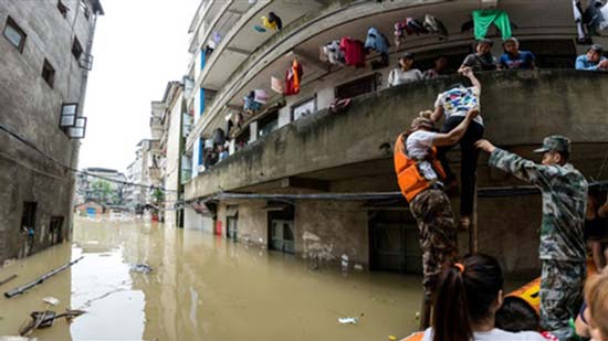 ارتفاع عدد ضحايا الفيضانات بفيتنام إلى 37 قتيلًا