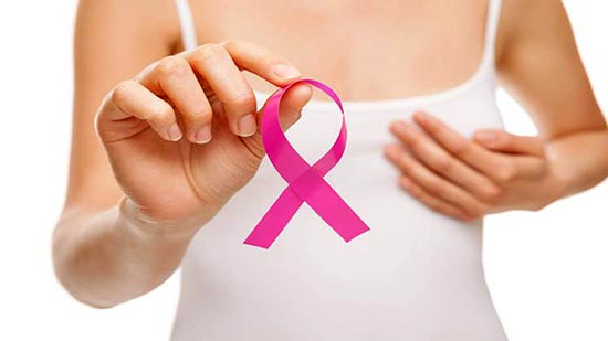 بالانفوجرافيك.. 8 أعراض لسرطان الثدي