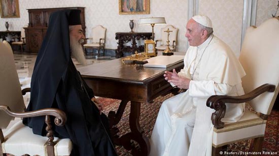 بابا الفاتيكان لبطريرك الروم الأرثوذكس: أتألم لأجل ما يحدث لمسيحييوا الشرق الأوسط