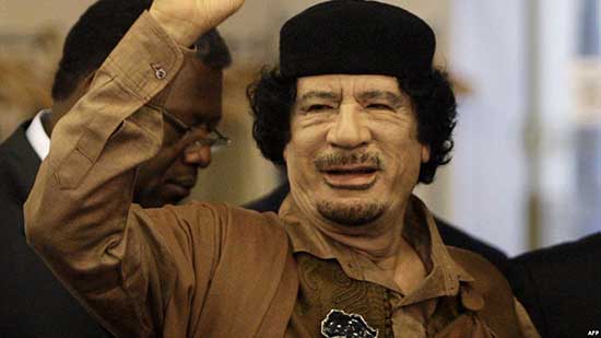 مؤرخ: القذافي طلب من مبارك اغتيال السادات بضربة جوية