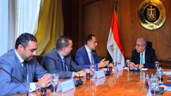 وزير الصناعة مع وفد الجمعية المصرية البريطانية للأعمال