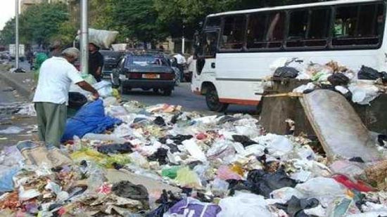 غرامات مالية عقوبة لإلقاء القمامة بالشارع بالسويس 