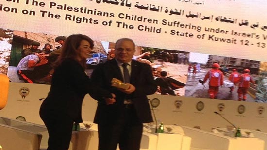 وزير التنمية الفلسطيني يكرم وزيرة التضامن
