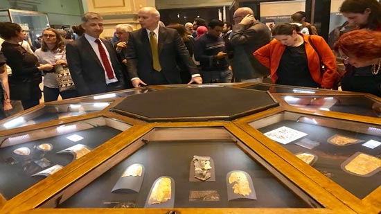  وزير الآثار يفتتح معرض مؤقت بالمتحف المصري عن توت عنخ أمون
