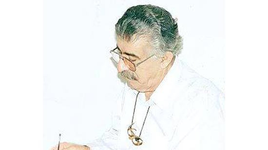  منوتشهر آتشي، شاعر وكاتب صحفي إيراني