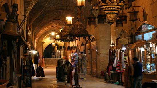 أرشيف - سوق خان الجمرك التاريخي في حلب - سوريا
