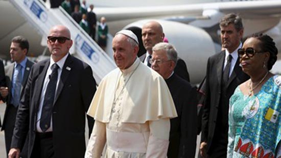 البابا فرنسيس يواجه معضلة دبلوماسية فى زيارة ميانمار