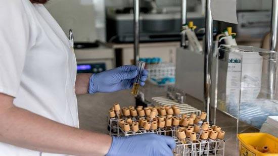 فريق إسرائيلي أمريكي يطور بروتين يستهدف الخلايا السرطانية