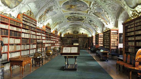 كل ما تريد معرفته عن تطوير مكتبة دير سانت كاترين.. أيادي إيطالية للترميم بتمويل من الدير وإشراف الآثار