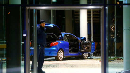 رجل يقتحم بسيارته مقر حزب ألماني وسط برلين