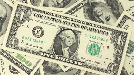 اقتصادي: لولا تحرير سعر الصرف لوصل الدولار إلى 40 جنيهًا