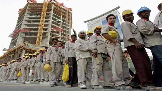 العمالة الوافدة في السعودية تخسر 94 ألف شخص تزامنًا مع 