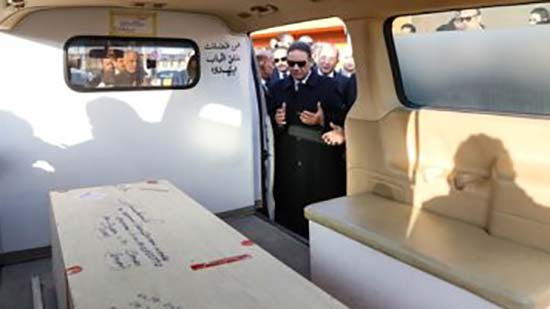 وصول جثمان إبراهيم نافع إلى مطار القاهرة