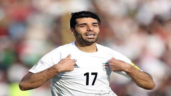 لاعب دولي إيراني ينضم لفريق قطري 
