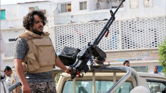 تجدد القتال في التنافس على السلطة في ميناء عدن اليمني