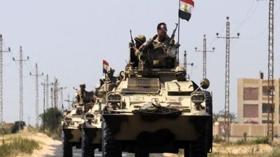 مصر تستنفر قواتها العسكرية على الحدود الليبية