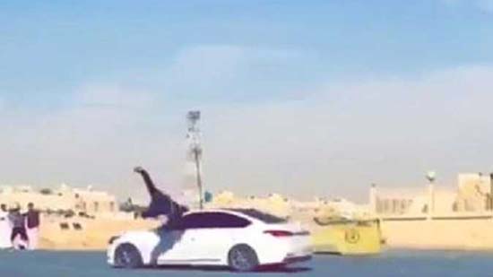 المجنى عليه طار بالهواء.. ضبط 7 سعوديين في حادث دهس (مشاهد صادمة بالفيديو)