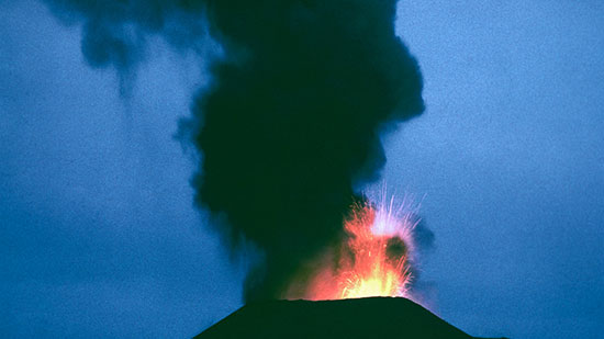 اكتشاف بركان عظيم قد يقتل ثورانه 100 مليون إنسان