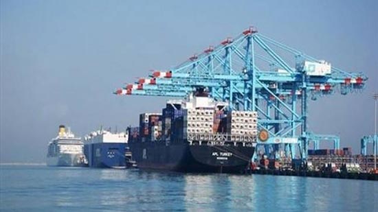 نشاط كبير في حركة الشاحنات واستقبال السلع الإستراتيجية بميناء الإسكندرية 