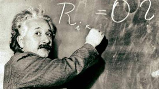  العالم الفزيائي ألبرت أينشتاين