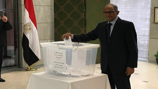 هاني عازر يدلي بصوته في الانتخابات الرئاسة