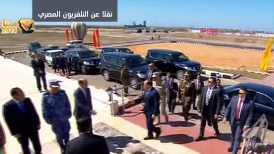 بالفيديو.. لحظة وصول الرئيس لميناء شرق بورسعيد لتفقد عدد من المشروعات 