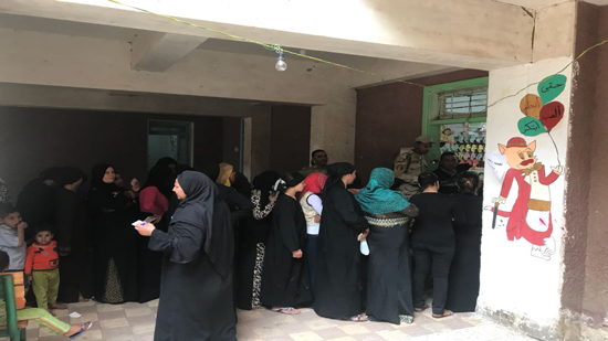 النساء تخرج بكثافة في أسيوط للمشاركة بالإنتخابات الرئاسية