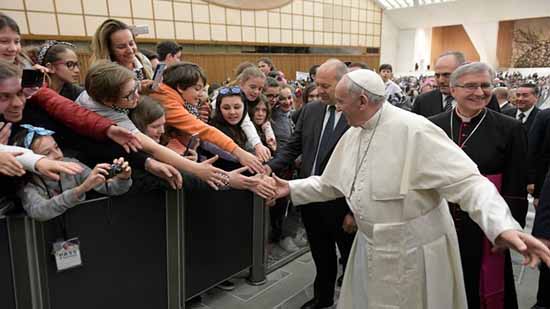 البابا فرنسيس يدعو الشباب لترديد صلاة خاصة