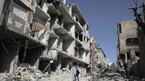 سورية.. المعارضة تسلم أسلحتها للروس في دوما