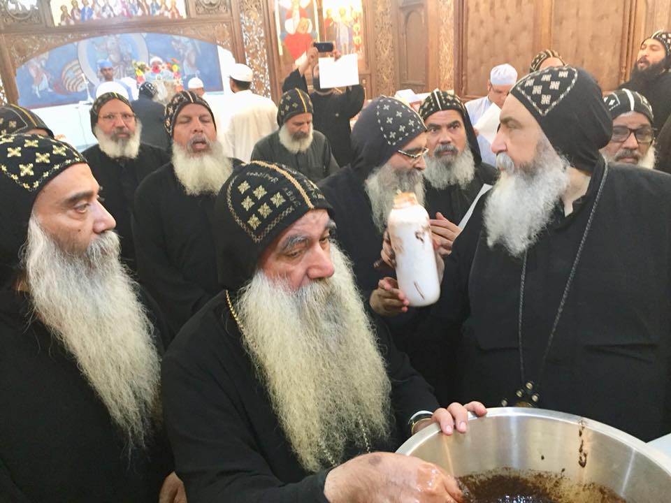 الأقباط متحدون - دير الأنبا بولا يحتفل بعشية القديس أبونا فانوس